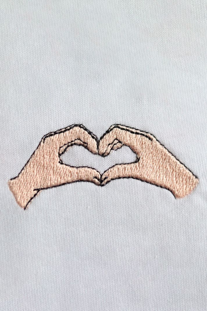 Sol El Kalp Desenli Nakış Tişört - Sevgililer Günü Çift Tişörtleri