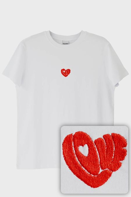 Love Kalbi Desenli Nakış Tişört - Sevgililer Günü Tasarımı