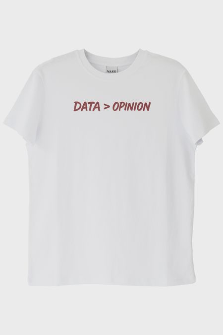 Veri Aşıkları için Data > Opinion Minimalist Beyaz Tişört