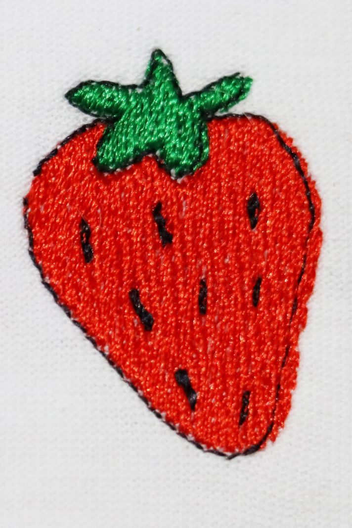 Çilek Desenli Nakış Tişört