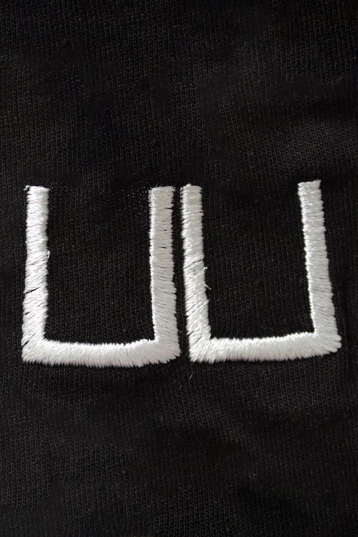 UU Gri Logolu Nakışlı Siyah T-Shirt