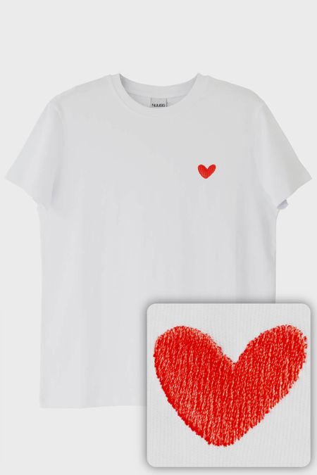 Kalp ve All You Need Is Love Yazılı Tişört - Sevgililer Günü