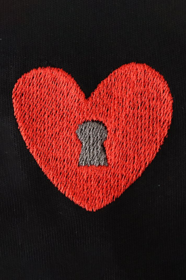 Kalpli Kilit Desenli Nakış Bisiklet Yaka Sweatshirt - Romantik Sevgili Kombini