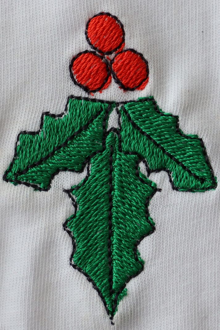 Çobanpüskülü Desenli Beyaz Tişört