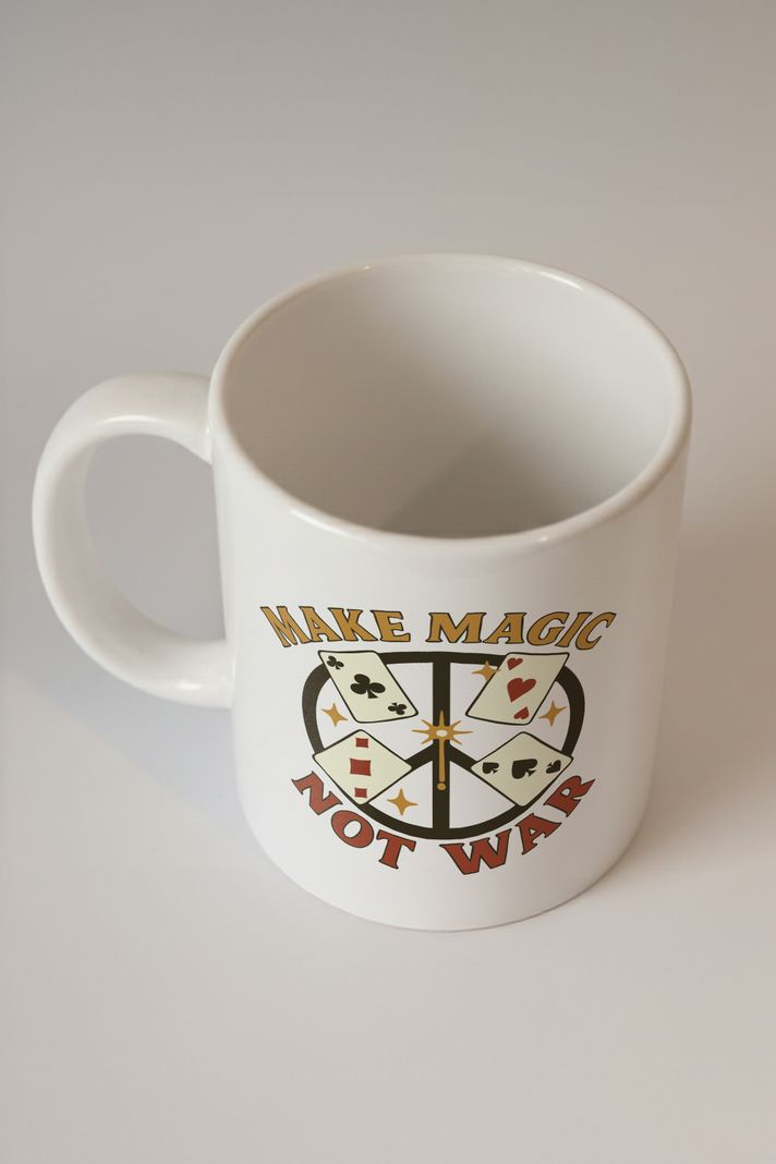 Make Magic Not War Kupa