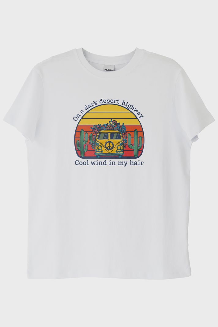 On a Dark Desert Highway Retro Baskılı Beyaz Tişört