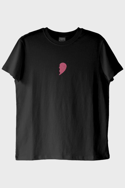 Pembe Yarım Kalp Desenli Siyah T-Shirt - Sevgililer Günü Hediyesi