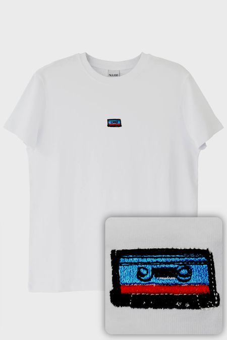 Mavi Kaset Desenli Nakış Tişört