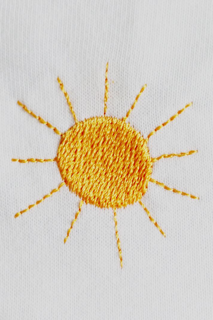 Ay ve Güneş Desenli Nakışlı Çift Kombin Tişört