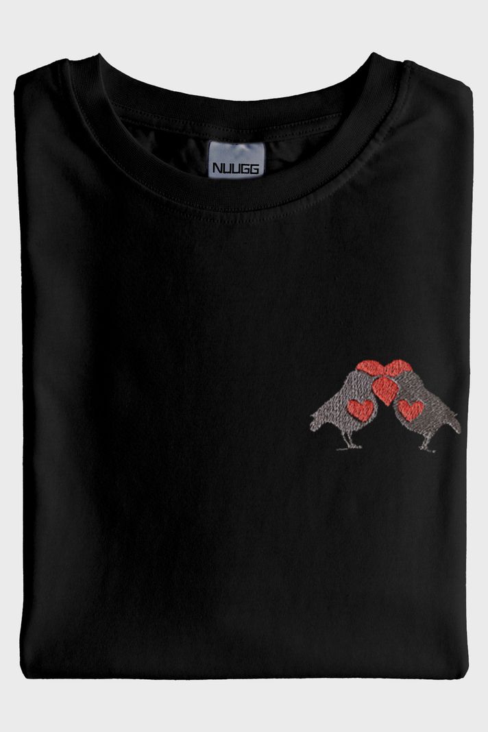 Çifte Kumrular Desenli Nakış Siyah T-Shirt - Sevgililer Günü Tasarımı