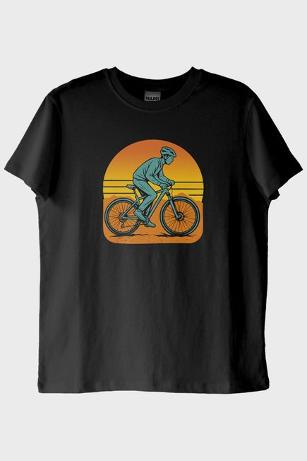 Biker Figürlü Bisikletçi Baskılı Doğa Siyah Tişörtü