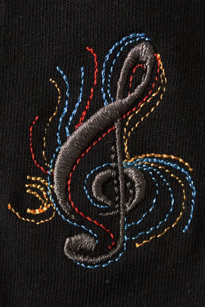 Siyah Sol Anahtarı Renkli Nakış Müzik Hoodie