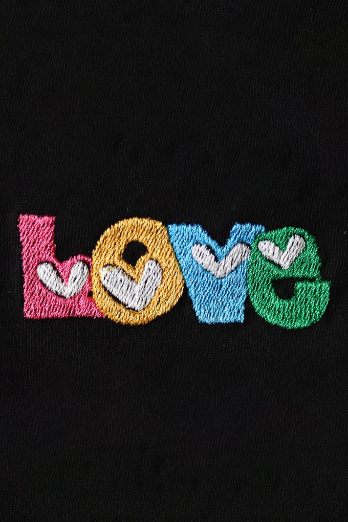 Love Desenli Nakış Siyah T-Shirt - Sevgililer Günü Tasarımı