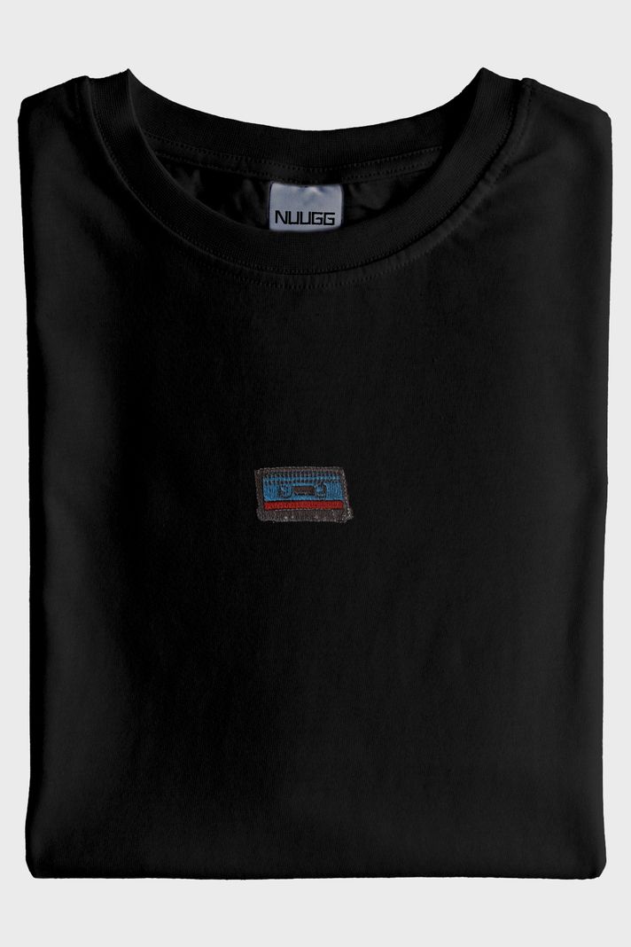 Mavi Kaset Desenli Nakış Siyah T-Shirt