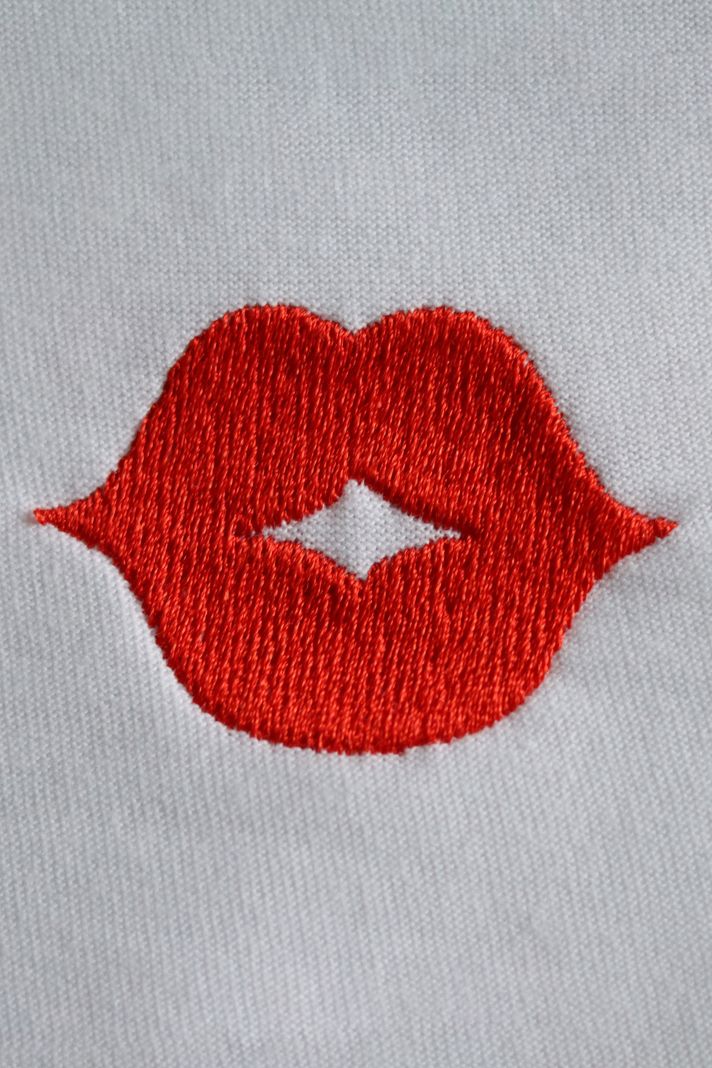 Dudak ve Bıyık Desenli Çift Kombin Tişört