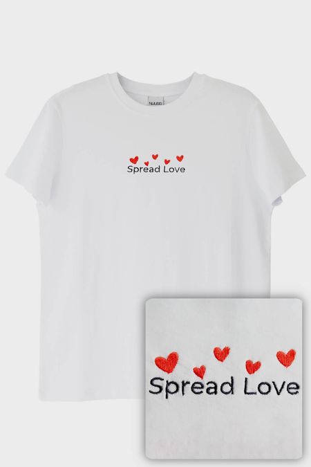 Spread Love Yazılı Kalp Desenli Nakış Tişört - Sevgililer Günü Hediyesi