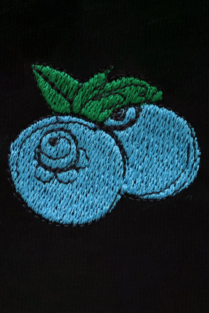 Mavi Yaban Mersini Desenli Siyah Nakış Tişört