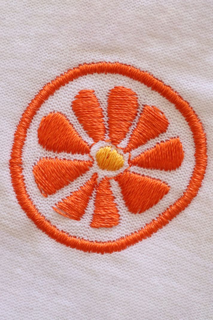 Portakal Desenli Nakış Tişört