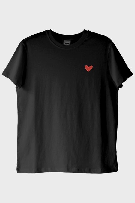 Kalp ve All You Need Is Love Yazılı Siyah T-Shirt - Sevgililer Günü