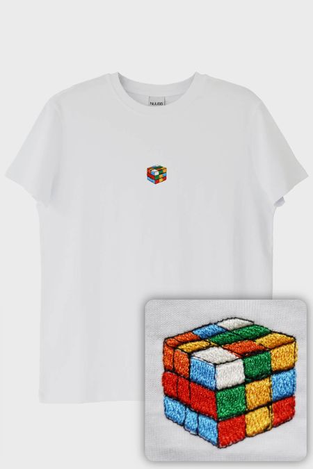 Rubik Küp Desenli Nakış Tişört