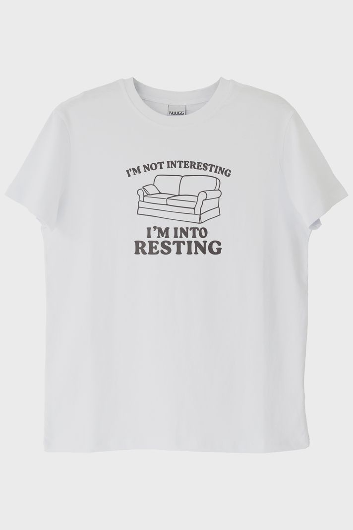 I'm Not Interesting I'm Into Resting Baskılı Beyaz Tişört