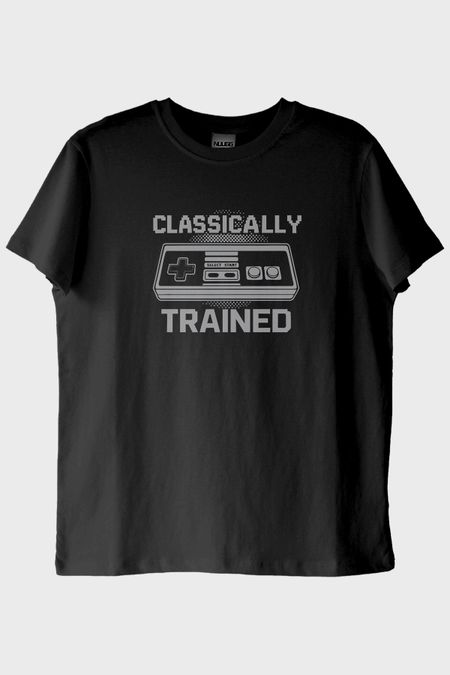 Classically Trained Retro Oyun Konsolu Baskılı Siyah Tişört
