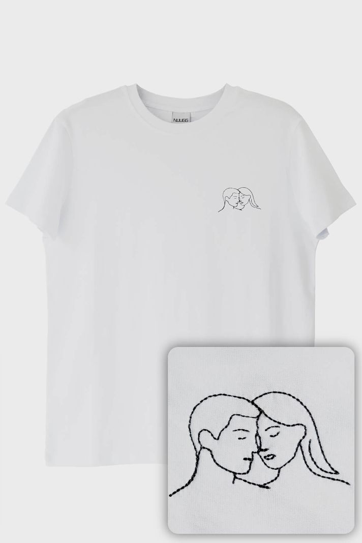 Çift Silüeti Desenli Nakış Tişört - Sevgililer Günü Hediyesi