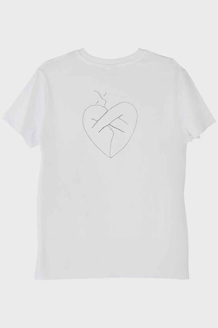 Gövde Kalp Desenli Nakış Tişört - Sevgililer Günü Hediyesi