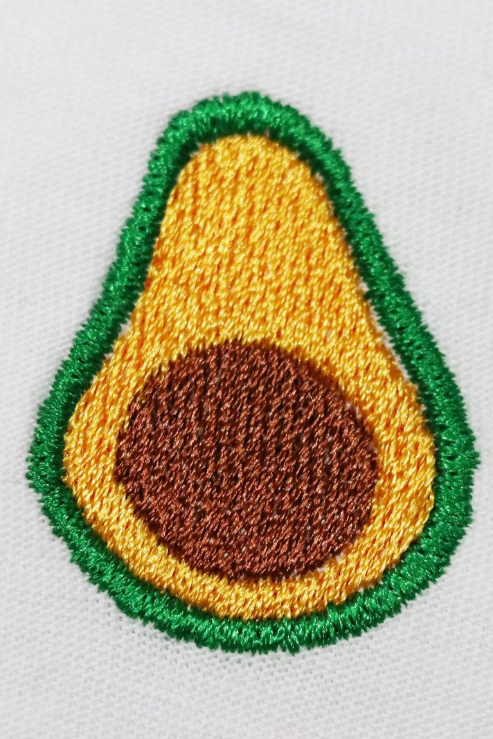 Avokado Desenli Beyaz Nakış Tişört