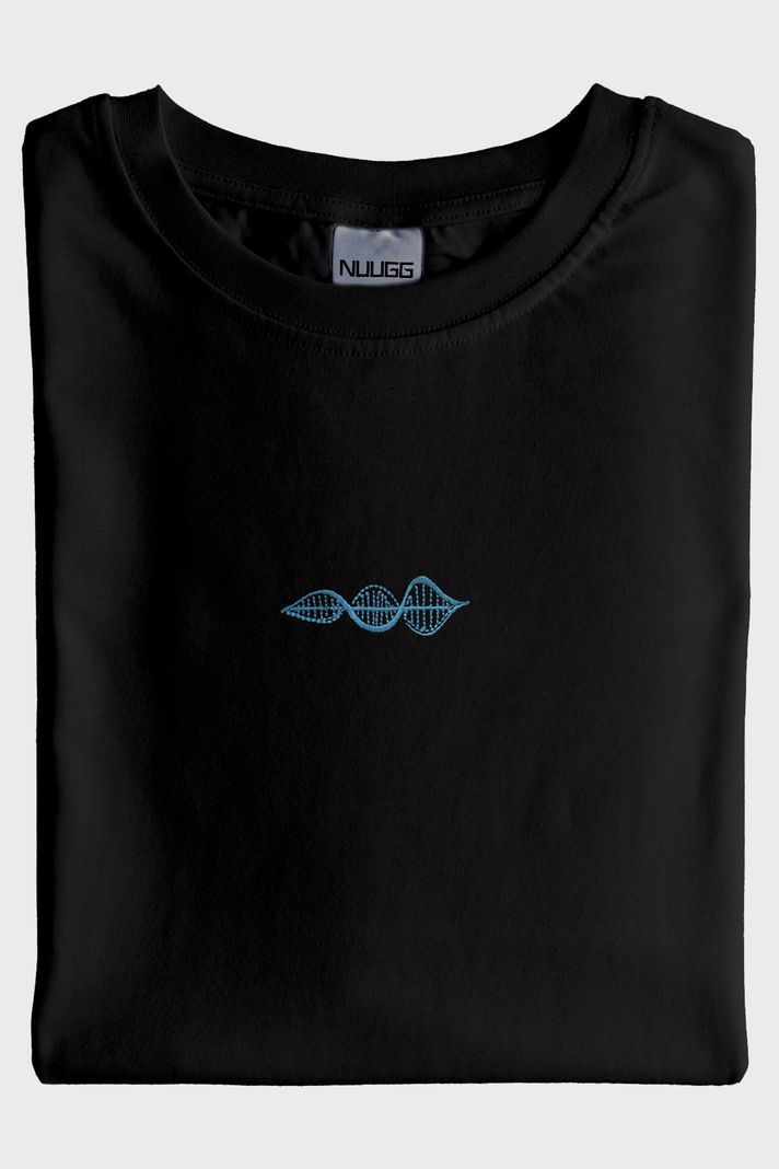 Mavi DNA Nakışlı Siyah Tişört