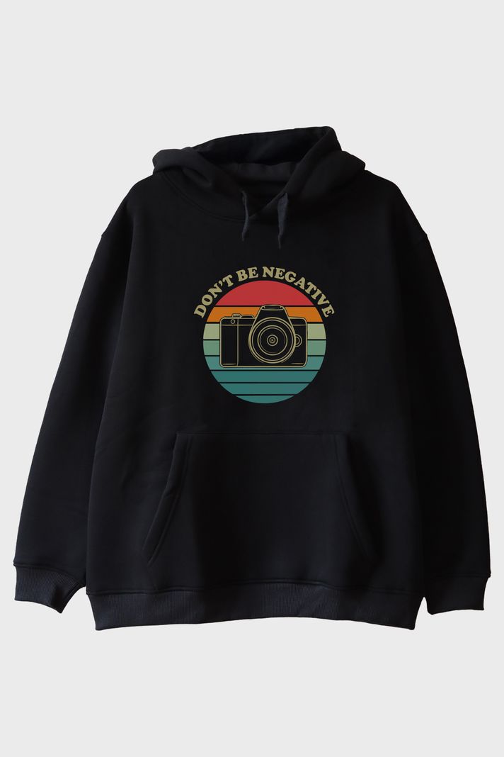 Don't Be Negative Baskılı Retro Kamera Tasarımlı Siyah Hoodie