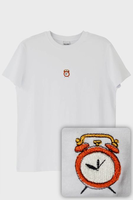 Çalar Saat Desenli Nakış Tişört