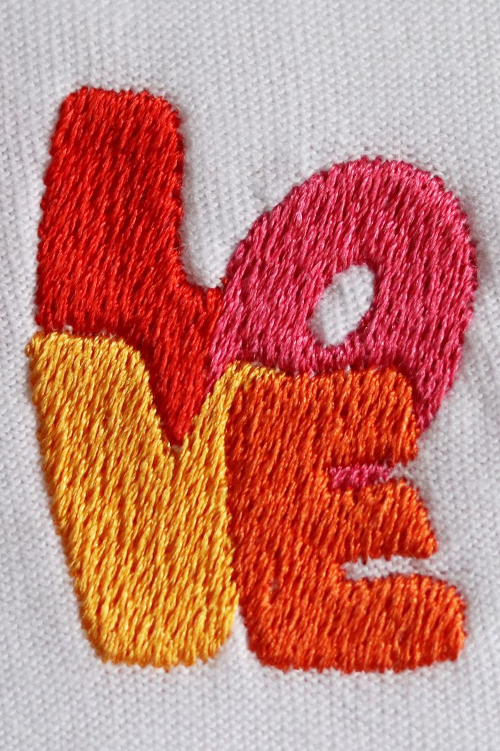 LO-VE Desenli Nakış Tişört - Sevgililer Günü Tasarımı