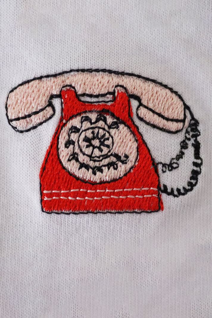 Çevirmeli Telefon Desenli Nakış Tişört