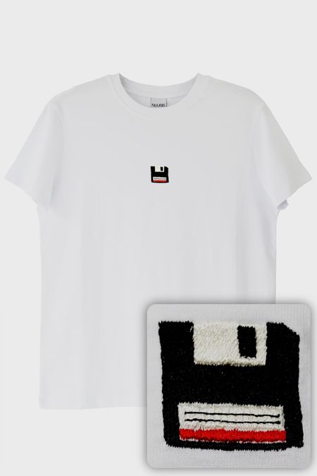 Disket Desenli Nakış Tişört