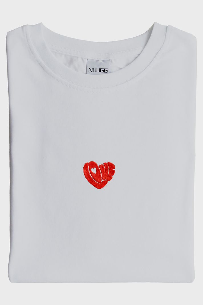 Love Kalbi Desenli Nakış Tişört - Sevgililer Günü Tasarımı