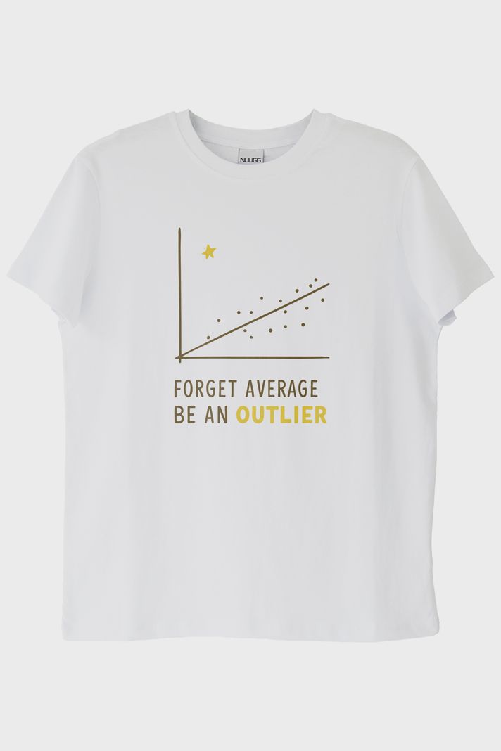 Unutulmaz Olun: Be an Outlier Mesajlı Minimalist Beyaz Tişört