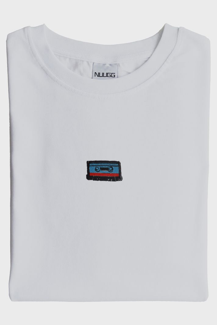 Mavi Kaset Desenli Nakış Tişört