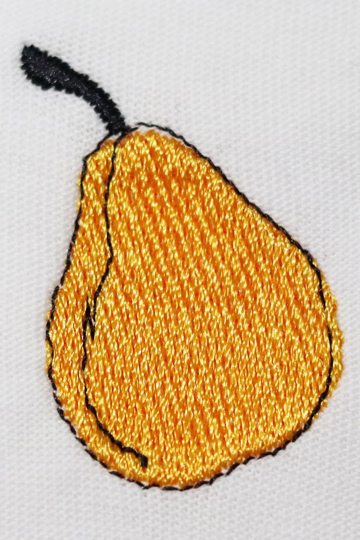 Armut Desenli Nakış Beyaz Tişört