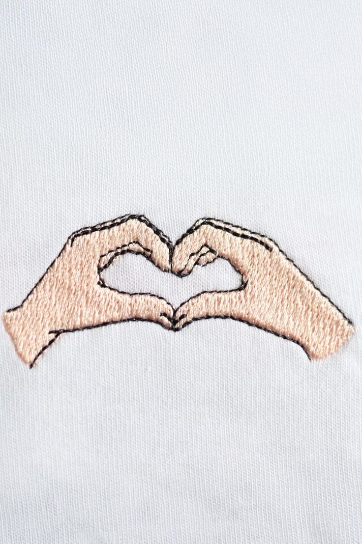 Kalp Eller Desenli Çift Kombini Tişört