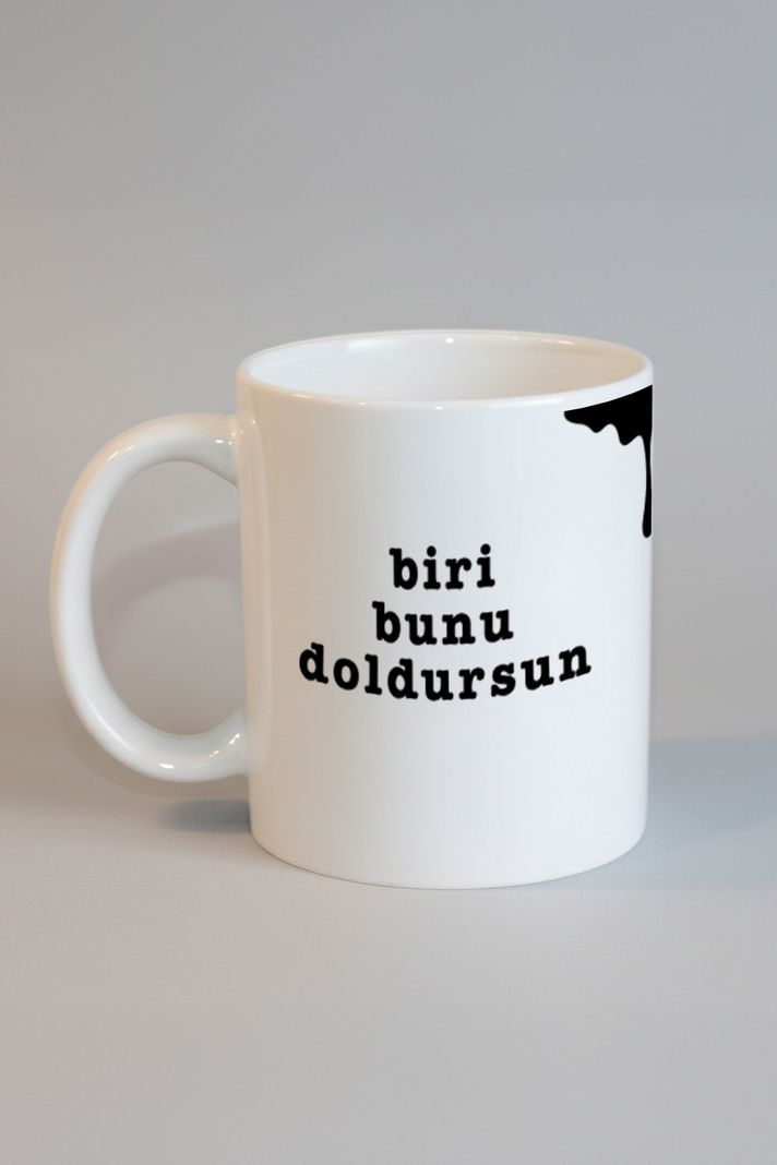 Biri Bunu Doldursun Kupa ön görsel