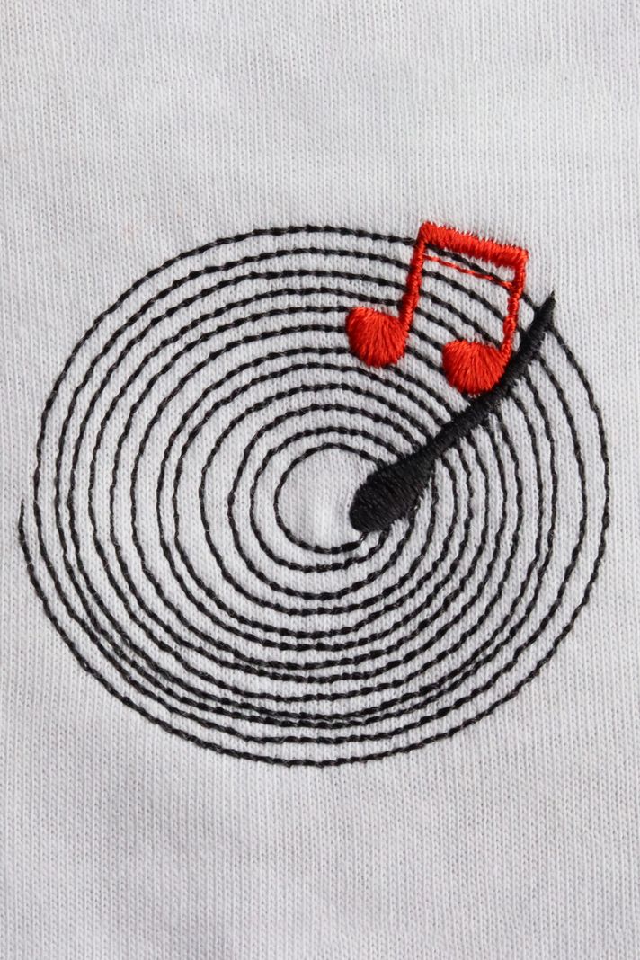 Music Is The Important Part Baskılı Plak Tasarımlı Beyaz Tişört