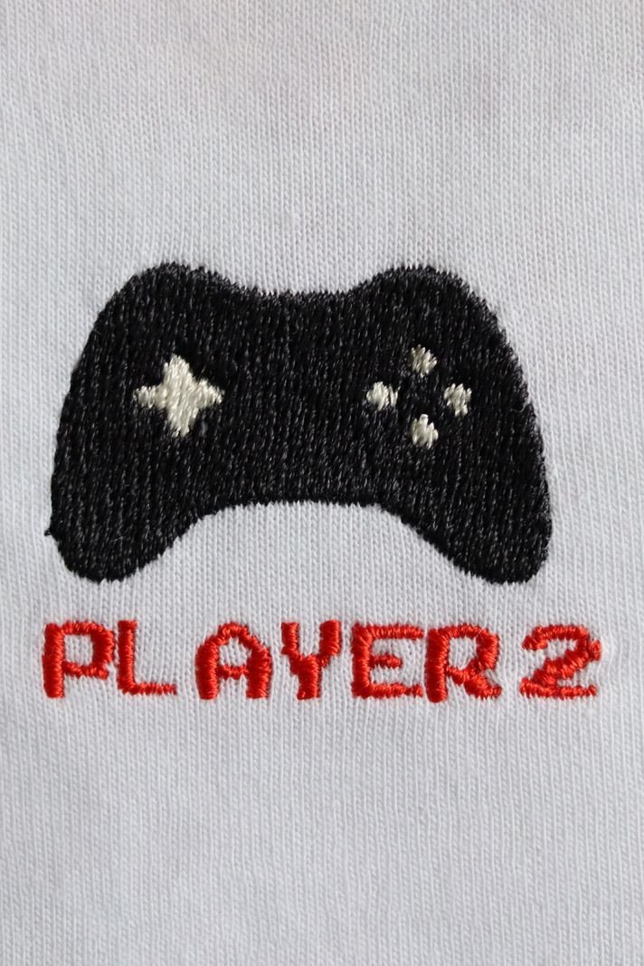 Player 2 Joystick Desenli Nakış Tişört - Gamer Çiftler İçin