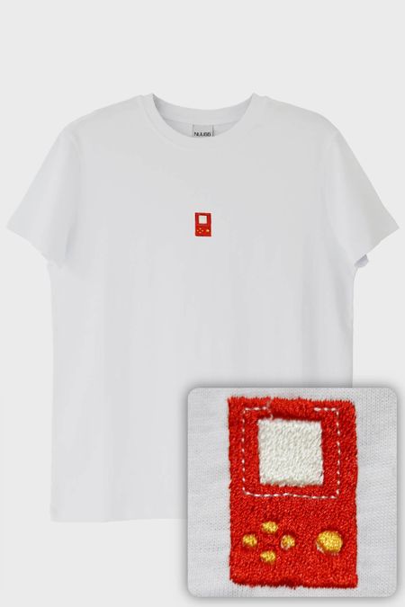 Kırmızı El Atarisi Desenli Nakış Tişört