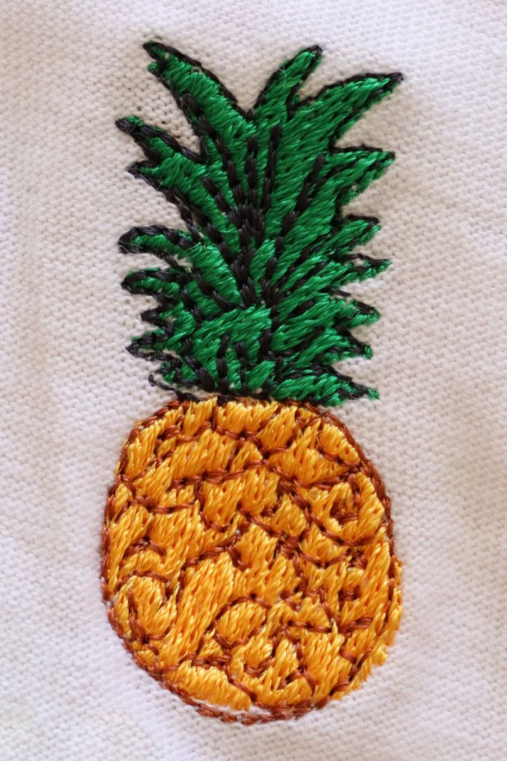 Ananas Desenli Nakış Tişört