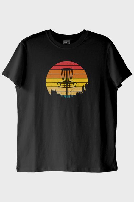 Retro Güneş Batışı Tasarımlı Disk Golf Sepetli Siyah Tişört