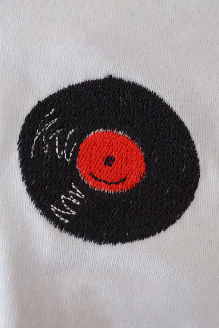 Plak Desenli Nakış Tişört