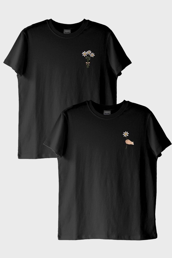 Papatya Desenli Siyah Tişört